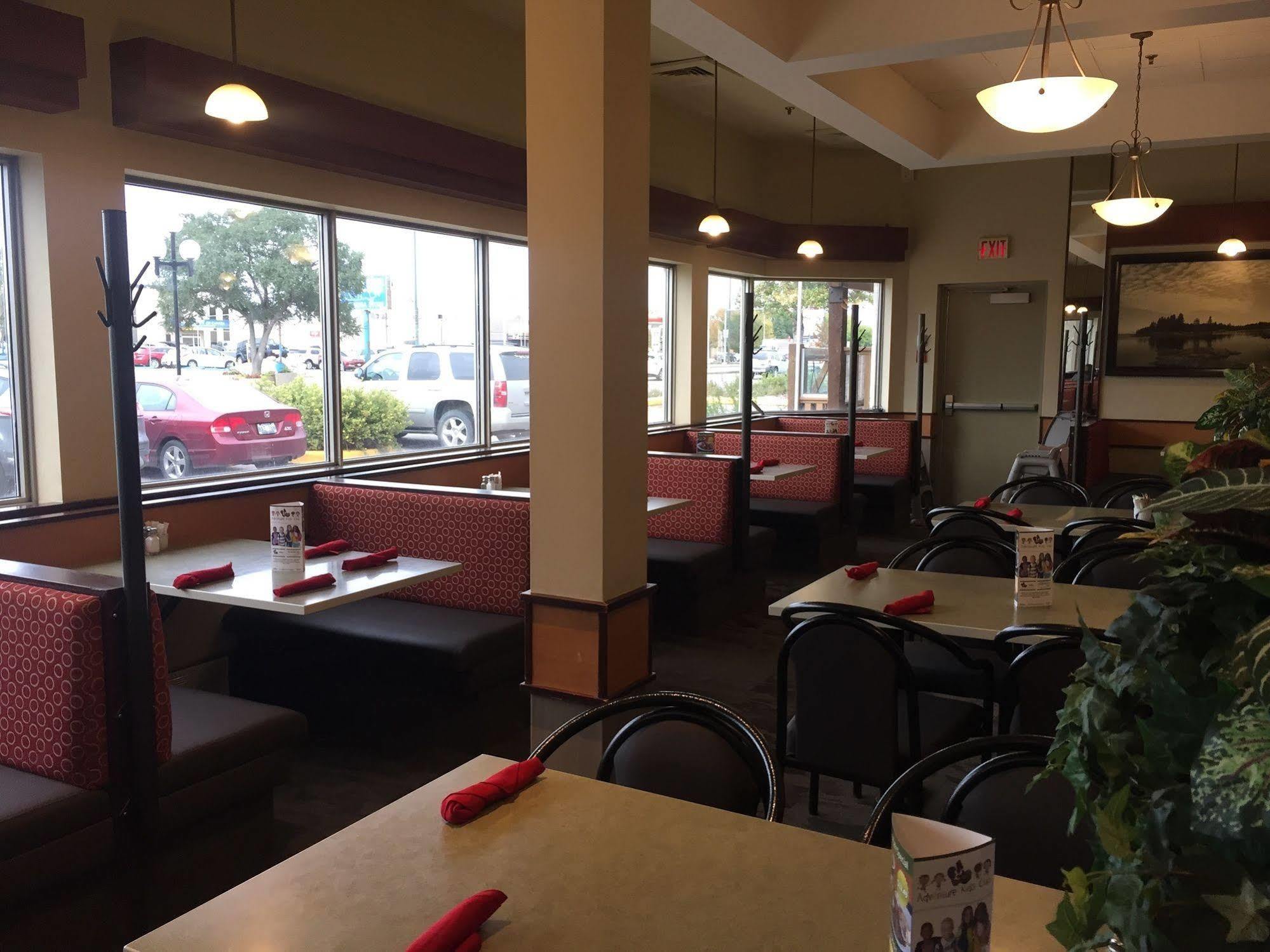 Canad Inns Destination Centre Transcona Winnipeg Zewnętrze zdjęcie